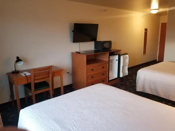 Grand View Inn & Suites 9