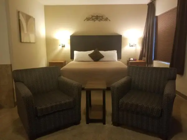 Grand View Inn & Suites 7